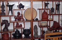 Ausgestellte Tonfiguren