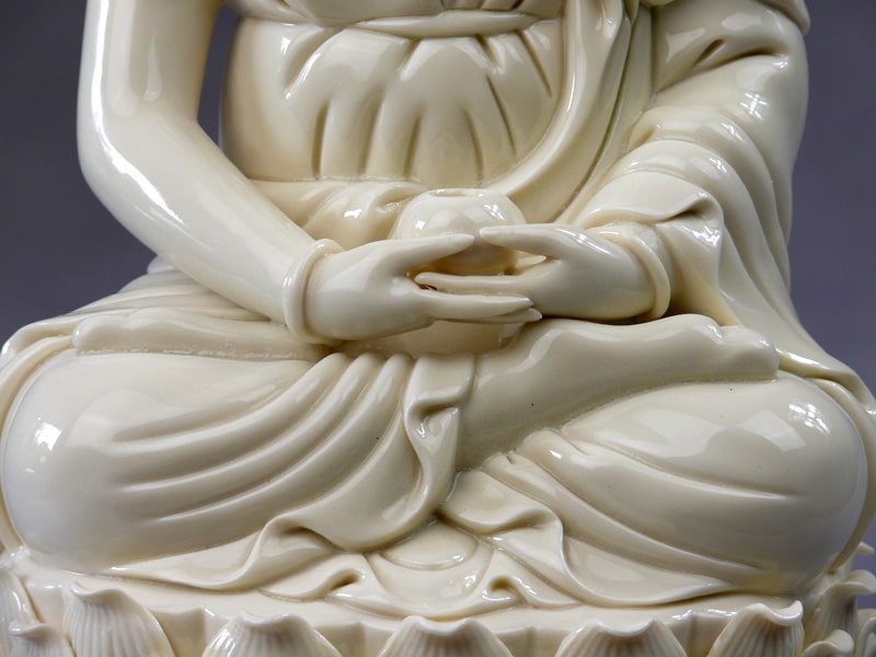 Blanc-de-Chine "Die Drei Amithabas - Der Erleuchtete"