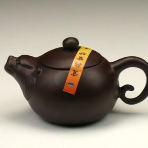 Yixing Teekanne "Chinesische Tierkreiszeichen – Der Tiger"