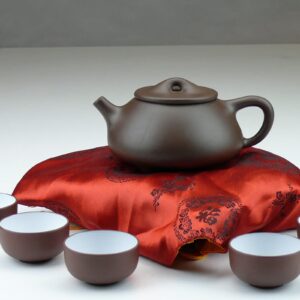 Yixing Tonkanne mit Tassen