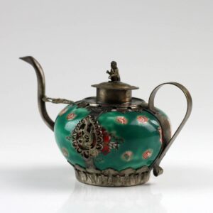 Zierkanne Porzellan "Affe" mit Messingornamenten, Dekokanne