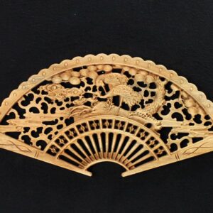 Holz-Wandbild "Kraniche unter Kiefern"