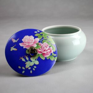 Porzellan Bonboniere "Freude des Sommers", Deckeldose